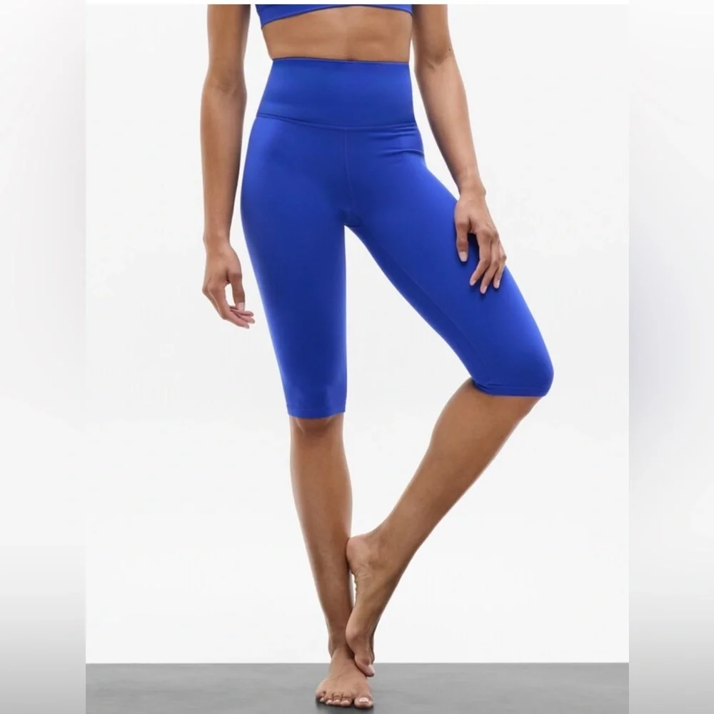 NWT Athleta Ultra High Rise Elation Varsity Crop Size Medium. - Picture 2 of 7